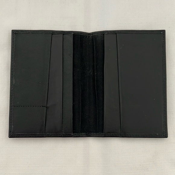 Passport Holder / Passport~United States Of America in Gold Embossing - Picture 5 of 7